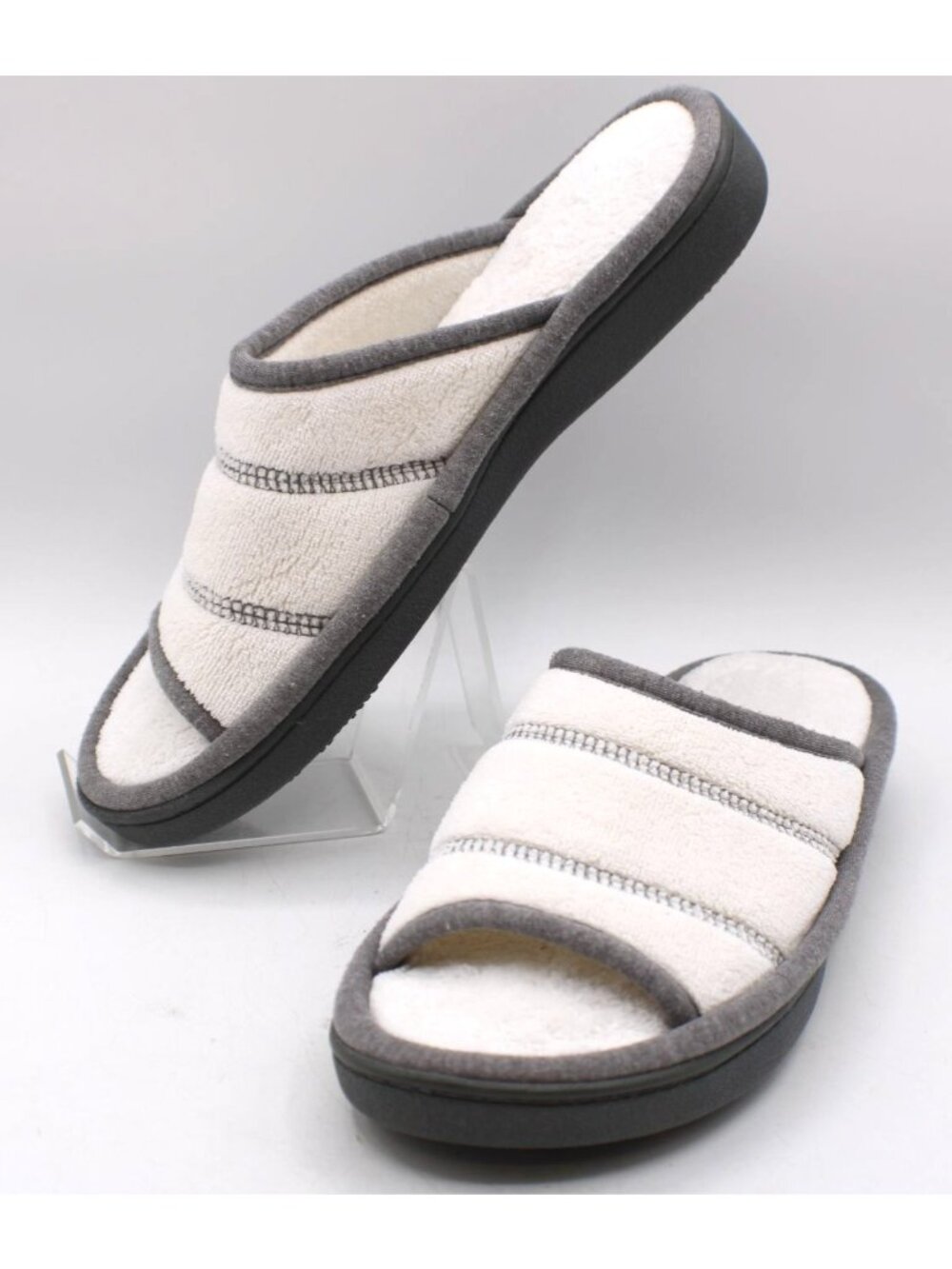 Isotoner Womens Open-Toe Memory Foam Slippers Non-Slip Sole Size 7-8 White Gray